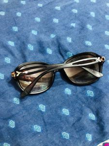 black goggles/chasma/glasses/sunwear/spectacle