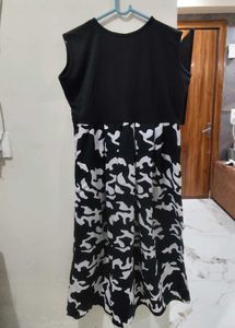 Stylish Black &amp; White Midi Dress