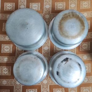 Set Of 4 Aluminium Patilas