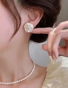 Elegant Flower Pearl Earrings