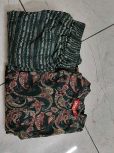 Elegant Kurta Set with Paisly Print
