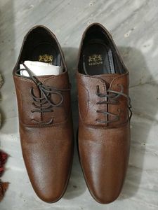 Red Tape Formal Brown Shoes