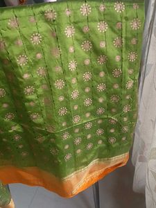 Green &amp; Gold Floral Saree