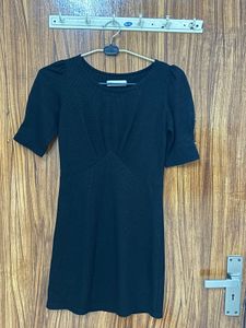 Chic Black Ribbed Short Sleeve Dress