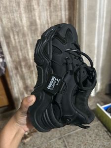 Woman’s Black Chunky Platform Sneakers
