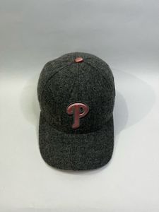 Stylish Baseball Cap with 'P' Logo
