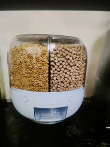 Rotating Food Storage Container