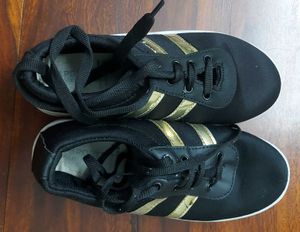 2 pairs Women Casual shoes