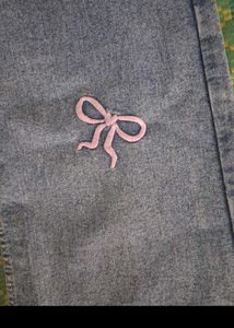 Light Wash Bow Embroidered Jeans