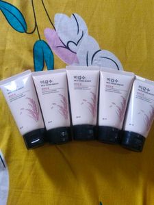 Rice Water Bright Foaming Cleanser