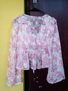 last chance price drop💫 SAVANA Ruffle Blouse