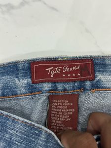 Distressed Light Wash  Jeans