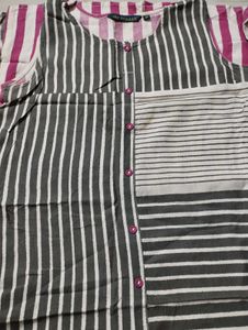 Pink &amp; Black Embellished Kurti
