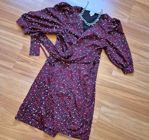 Chic Leopard Print Wrap Dress