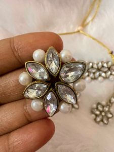 Stunning Kundan &amp; Pearl Jewellery Set