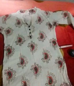 Stylish White Paisley Print Kurta