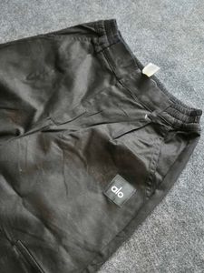 ALO Yoga Black Baggy Cargo Pants | Size S | Street