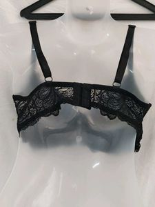 Elegant Black Lace Push-Up Bra