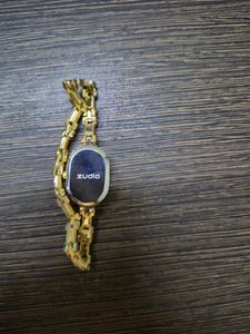 Elegant Women's Gold Watch working