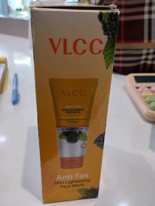 VLCC Anti-Tan Skin Lightening Face Wash