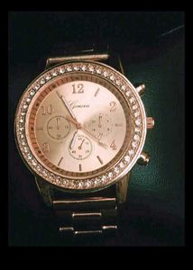 Offer 🎉🎉🎉 Rose Gold Geneva watc