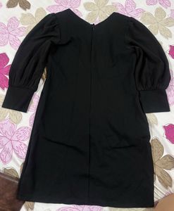 Chic Black Puff Sleeve Dress