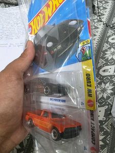 Hot Wheels porsche 928 and datsun 620 combo