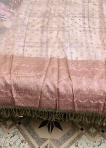 each 100 Elegant Red duppata with Gold Motifs