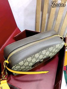 GUCCI* *NEO VINTAGE GG SUPREME MESSENGER BAG*