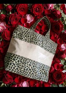 Stylish Leopard Print Tote Bag
