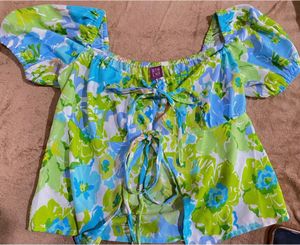 Vibrant Floral Tie-Front Crop Top