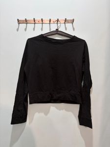 Solid Black Long Sleeve Cropped Top