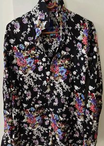 Chic Floral Print Button-Up Shirt