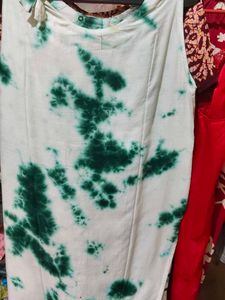Elegant White &amp; Green Tie-Dye Kurta