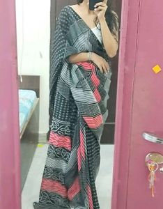 Stylish Geometric Print Saree
