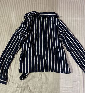 Nevy White Wrap Shirt ✨Like New✨