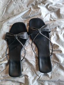 Black Bow Detail Flip Flops