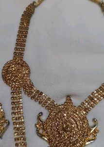 Sparkling Gold-Tone Necklace Set