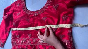 heavy pridal rose padded gown not used