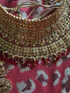 Exquisite Kundan &amp; Pearl Necklace Set