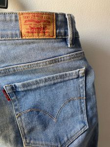 Levi's Light Wash Denim Jeans