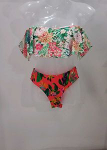 Very Cute Off Shoulder Bikini Set 👙