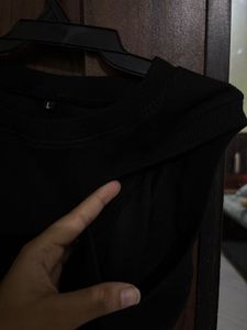 Sleek Black Sleeveless crop Top