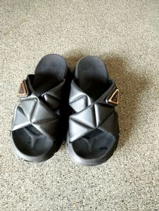 Sliders Women