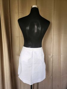 Chic White Cargo Skirt