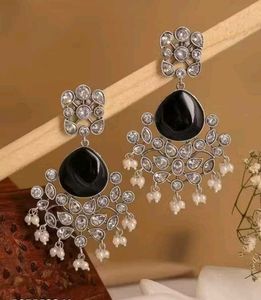 Green Elegant Drop Earrings
