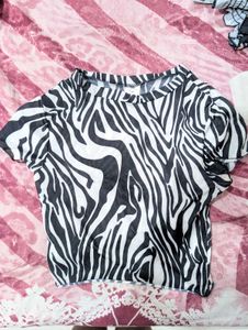 🔻lowest price -Zebra Print Crop Top