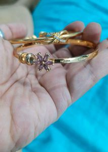 Elegant Gold Bangles with Stone