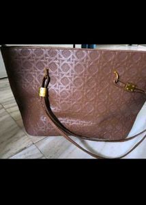 🆕Stylish Brown Tote Bag with Bear Charm
