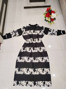 Stylish Black &amp; White Striped Midi Dress